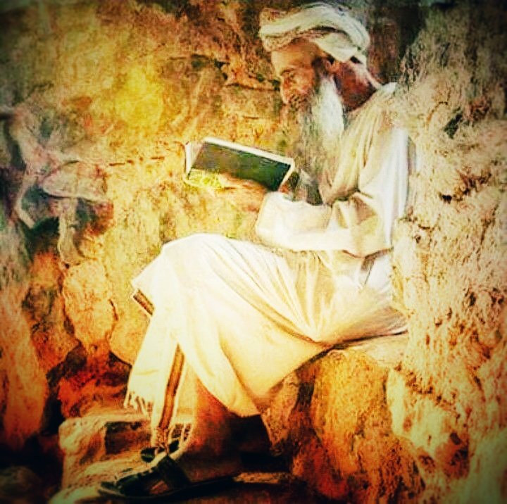 سلطنة #عُمان.. بلاد سلطان وأساطين.. بلاد عِلم وأعلام.. عصيّة على الجهل والأوهام.. ولم تقم …
