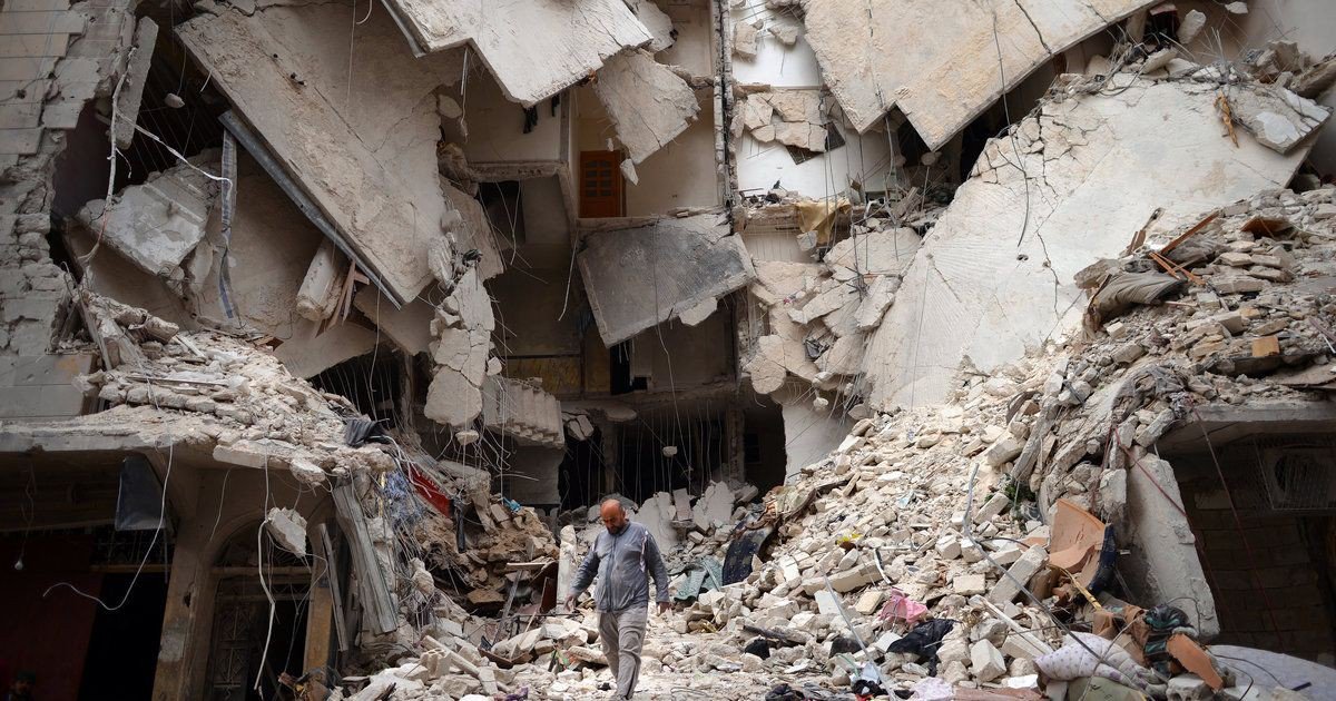 عزيزي العربي جداً جداً.. عدم قبولنا بقصف الإنسان (باختلاف انتماءاته المذهبية والسياسية)، أ…