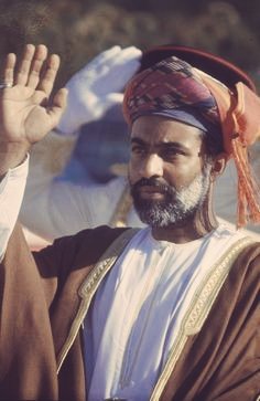 نحن.. أبصر من أن نُخدع، وأجسر من أن نَخدع! .. احتراماً لعقولنا أيها القوم.. سلاماً.