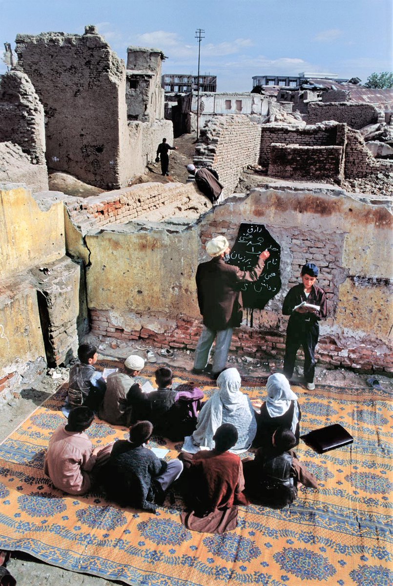 ممّا أيقنته في هذه الحياة، أن: - الانحياز للقضايا #الإنسانية، والحقيقة.. #فضيلة، - الاصطفا…
