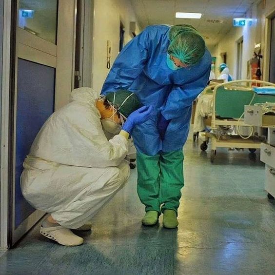 همسة للأطبّاء/ مهنة الطبّ سموّها في المستشفيات ليست على منصّات التواصل الاجتماعي للاستعراض…