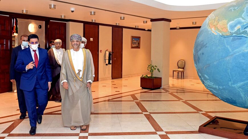 حول #اليمن، قالت @ElanaGulf من معهد @WashInstitute: (إن مشاركة #عُمان صفقة كبيرة، فعادة يع…
