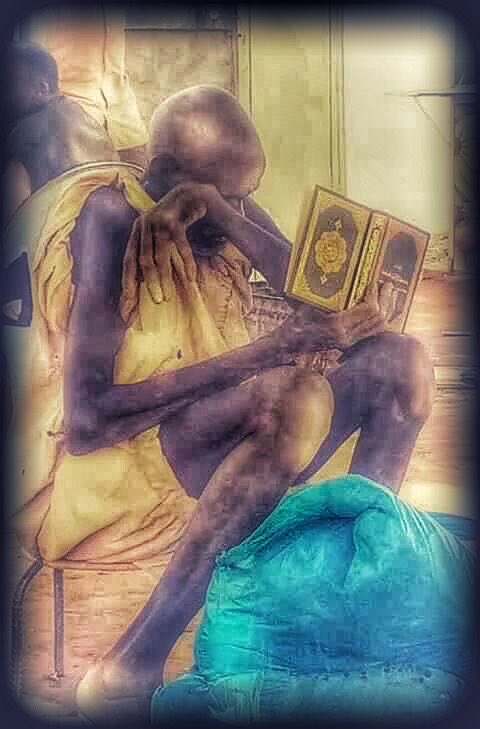 قيل في الأثر: (#العِفّةُ زينة الفقر، و #الحمدُ زينة الغنى)! .. اللهّم اكفنا بحلالك عن حرام…
