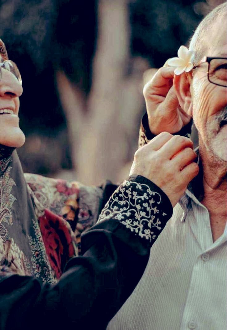 الحياةُ الحقيقية تحتفي فرحاً.. بالحبّ!