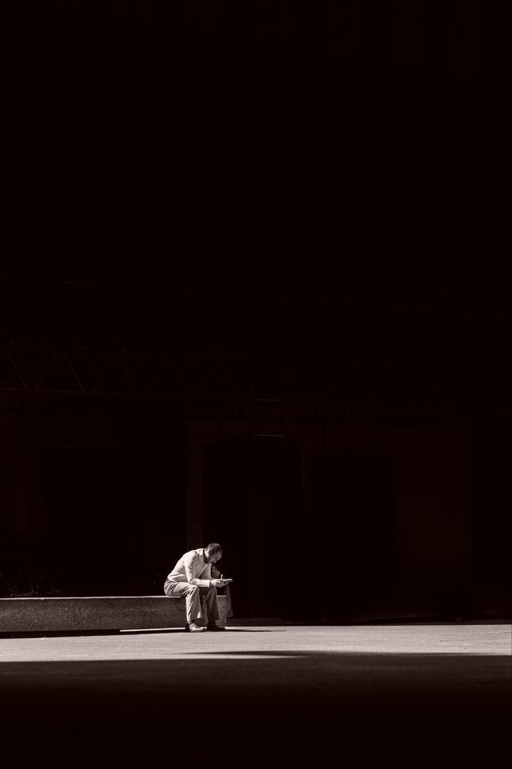 لا تلوموا من ضاق به الحال.. إن تهجّم أو تجهّم! .. فلنرأف بغيرنا إن جهل علينا.. فنحن نجهل ح…