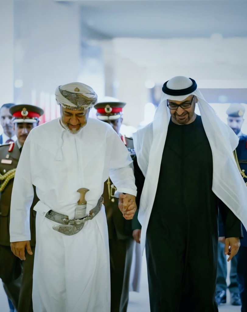 أينما مُدّت بالخير كفوفنا.. تزهر في #مسقط حدائق، وتشدو في #أبوظبي بلابلها. أعوام مجدٍ ورفع…