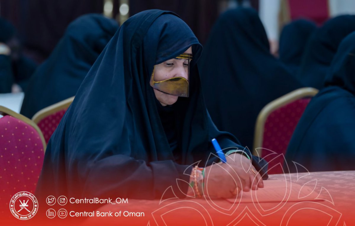إنجاز #المرأة_العُمانية.. يبدأ من ذاتها، ثم أسرتها وبيتها، ولا يتوقّف عن مكان عملها إن هي …
