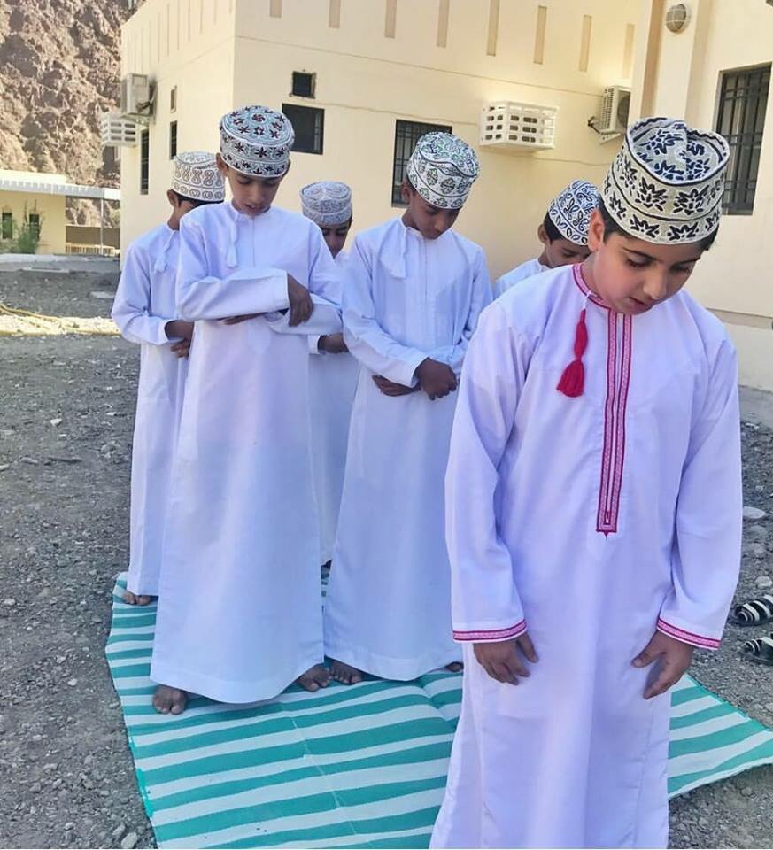 أنا ابن #عُمان.. لم أسأل يوماً عن مذهب أحد، ولا اضطررت لتفسير مذهبي. في بيتي.. وفي مجتمعي.…