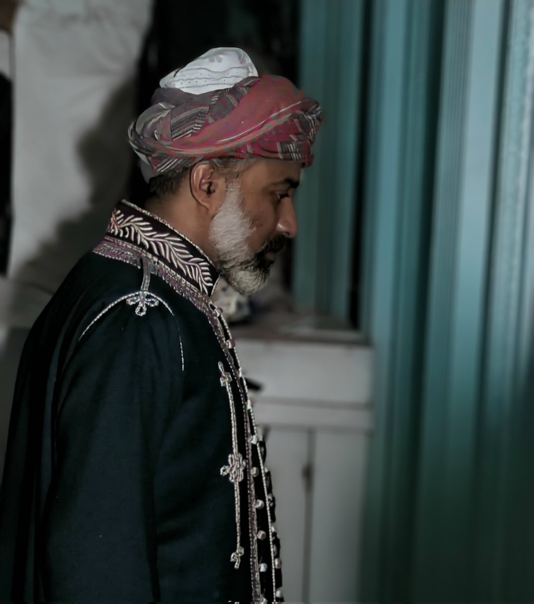 في كلّ مرورٍ؛ #نوفمبر يعيد ترتيب الأشواق على مهل.. وطنٌ نراه في رجل.. رزيناً وقاراً، عميقا…