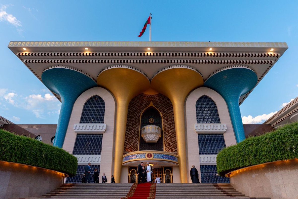 مشاركة #سلطنة_عُمان في مجلس السلام بواشنطن جاءت بصفة "مراقب"، تموضع ينسجم مع نهج #الحياد_ا…