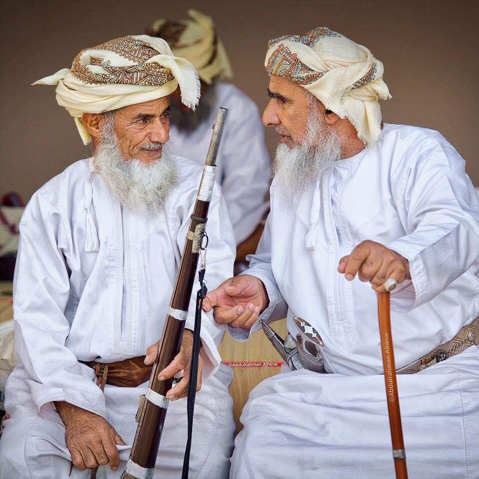 من يتفكّر في هذه الحياة.. يتعلّم أنّ المواقف لا تشحّ؛ الصامدون عليها هم الذين يشحّون. كثير…