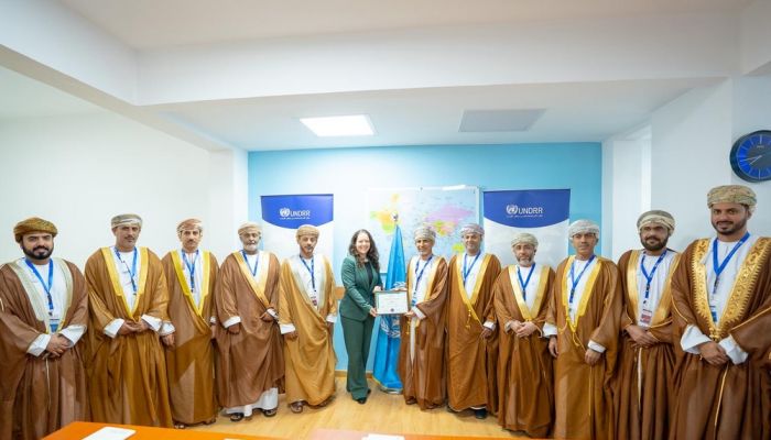 (أن تضرب الريح.. وتقف المدينة بخير!) #صلالة_مركز_للمرونة لم تصل إلى هذا بالصدفة؛ مراحل فني…