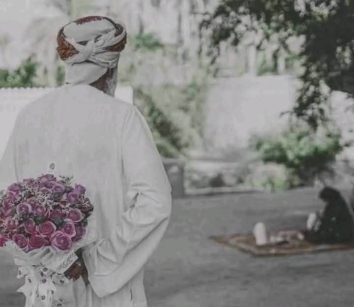 للشّوقِ حسيسٌ.. رمادُه تنهيدةٌ، أطفئوا نارها.. بالورد المُبتَلّ!!