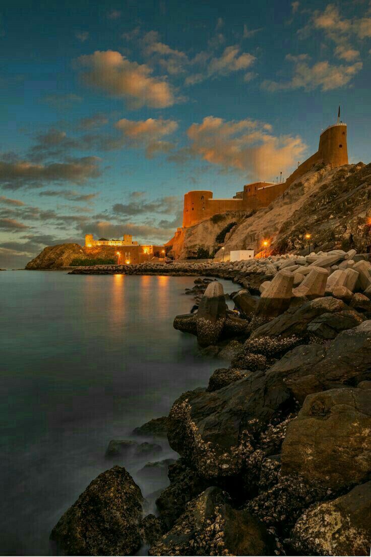 إلى أرضِ العزّ.. إلى فجرِ افتخاري.. إلى وطني المُوَشّى بالمجد.. دمت في القلب عزيزاً محفوفا…