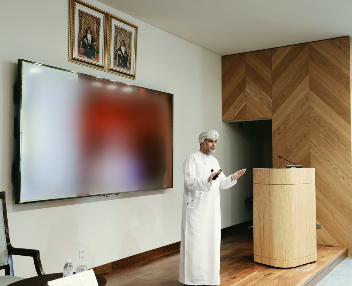 من التَّجارِبِ التي تعبُرُك في لحظة تفكُّرٍ.. بناءُ الوعي الإنسانيِّ، وتعزيزُ المرجعيّاتِ …