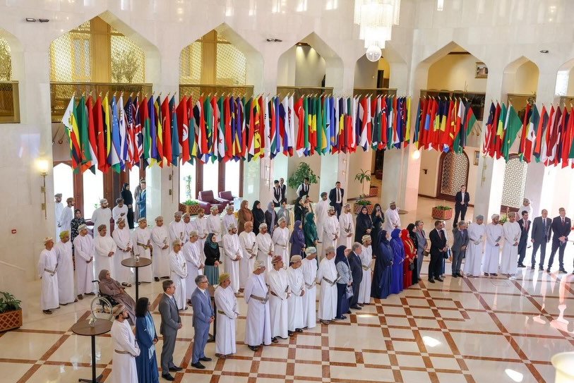 في أروقة العمل الدبلوماسيّ #العُمانيّ تعلّمتُ أنّ الكلمةَ تُوزَن قبل أن تُقال، وأنّ من يُن…