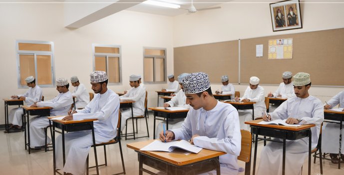 وطنٌ يحتفلُ بالمُنجَزِ التعليميِّ، ويحتفي بالمُتفوِّقِ؛ فحَرِيٌّ به العزُّ والمجدُ. مستقبل…